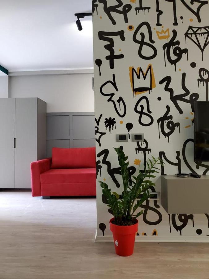 Helga'S Deluxe 3 Apartment تيرانا المظهر الخارجي الصورة