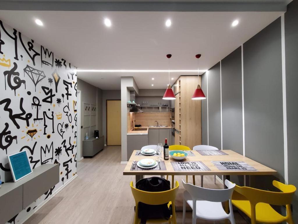 Helga'S Deluxe 3 Apartment تيرانا المظهر الخارجي الصورة