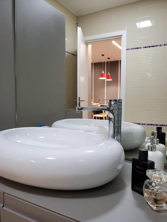 Helga'S Deluxe 3 Apartment تيرانا المظهر الخارجي الصورة