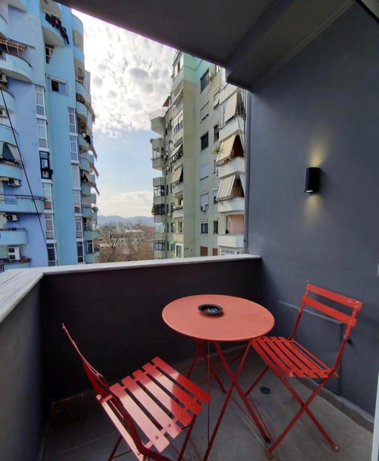Helga'S Deluxe 3 Apartment تيرانا المظهر الخارجي الصورة